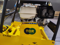 Изображение Виброплита реверсивная гидравлическая TOR CY-350 300кг, 40кН (Honda) чугунная плита